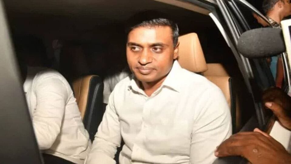 లిక్కర్ స్కామ్ .. వైసీపీ వైసీపీ ఎంపీ మిథున్ రెడ్డి పిటిషన్లపై ముగిసిన!