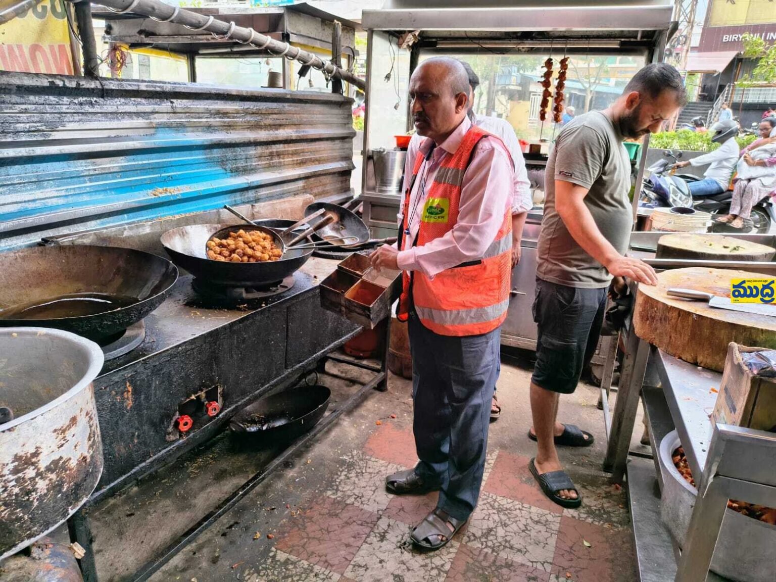 వాణిజ్య సముదాయాలపై సముదాయాలపై .. జరిమానా - ముద్రా న్యూస్