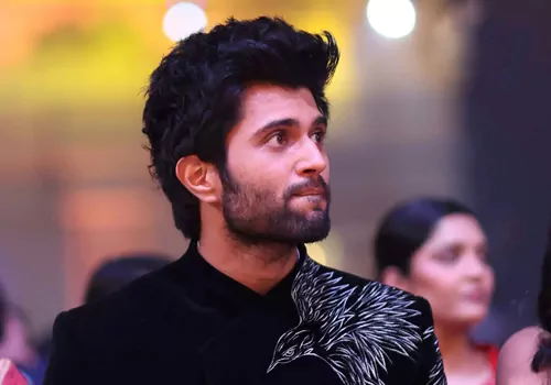 విజయ్ దేవరకొండ మీద జనాలకు జాలి జాలి లేదు .. నిర్మాత కామెంట్స్ కామెంట్స్!