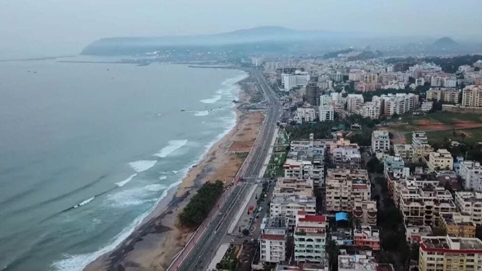 విశాఖకు మరో 4 కొత్త కొత్త - భారీగా భారీగా భారీగా, 50 వేల వేల ఉద్యోగావకాశాలు ..!