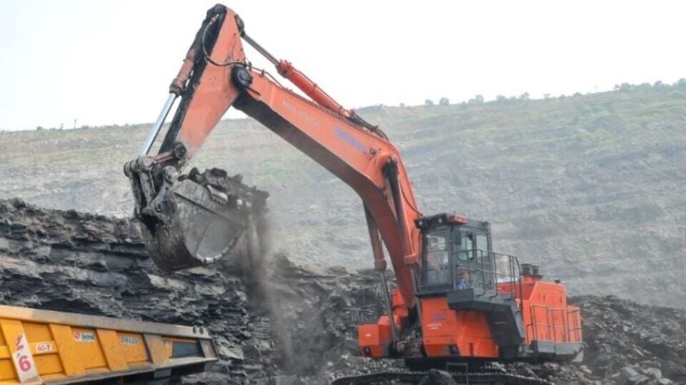 సింగరేణిలో పడిపోయిన బొగ్గు బొగ్గు- విద్యుత్ విద్యుత్ కేంద్రాల్లో తగ్గిన నిల్వలు నిల్వలు ..