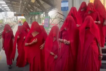 'కింగ్డమ్‌' థియేటర్‌లో ముసుగు ముసుగు మహిళలు .. షాక్‌ అయిన ఆడియన్స్‌!