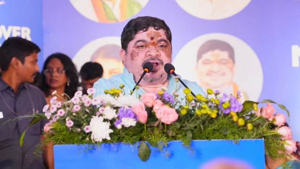 Ar- మంత్రి పొన్నం ప్రభాకర్ అరోజిస్రి సేవలను పునరుద్ధరించాలని ప్రైవేట్ ఆసుపత్రులను కోరారు, తెలంగాణ తెలంగాణ