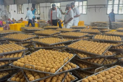 ఇంద్రకీలాద్రిలో దసరాకు రికార్డు రికార్డు స్థాయిలో అమ్మవారి ప్రసాదం నేతి లడ్డూల తయారీ .. ఈసారి ఈసారి ఎన్ని లక్షలు అంటే?