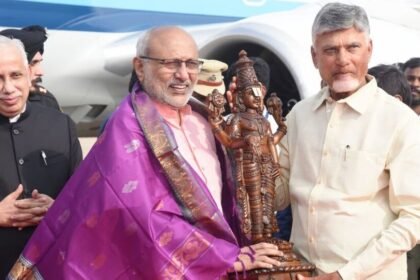 ఉపరాష్ట్రపతి సీపీ రాధాకృష్ణన్- వైస్ ప్రెసిడెంట్ సిపి రాధాకృష్ణన్ కనకా దుర్గా ఆలయం విజయవాడ ఉత్సవ్‌కు హాజరవుతారు మరియు తెలుగు సంస్కృతిని ప్రశంసించారు, ఆంధ్ర ప్రదేశ్ న్యూస్