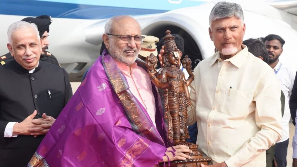 ఉపరాష్ట్రపతి సీపీ రాధాకృష్ణన్- వైస్ ప్రెసిడెంట్ సిపి రాధాకృష్ణన్ కనకా దుర్గా ఆలయం విజయవాడ ఉత్సవ్కు హాజరవుతారు మరియు తెలుగు సంస్కృతిని ప్రశంసించారు, ఆంధ్ర ప్రదేశ్ న్యూస్