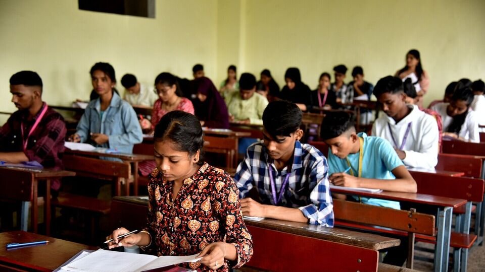 క్రై అధ్యయనం- క్రై స్టడీ దక్షిణ భారతదేశంలో 50 శాతం మంది బాలికలకు కాండం గురించి అవగాహన లేదని, కెరీర్ న్యూస్