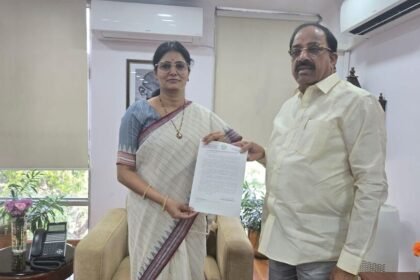 ఖరీఫ్ సీజన్‌లో 2 లక్షల టన్నుల యూరియా యూరియా కావాలి .. కేంద్రాన్ని కోరిన కోరిన!