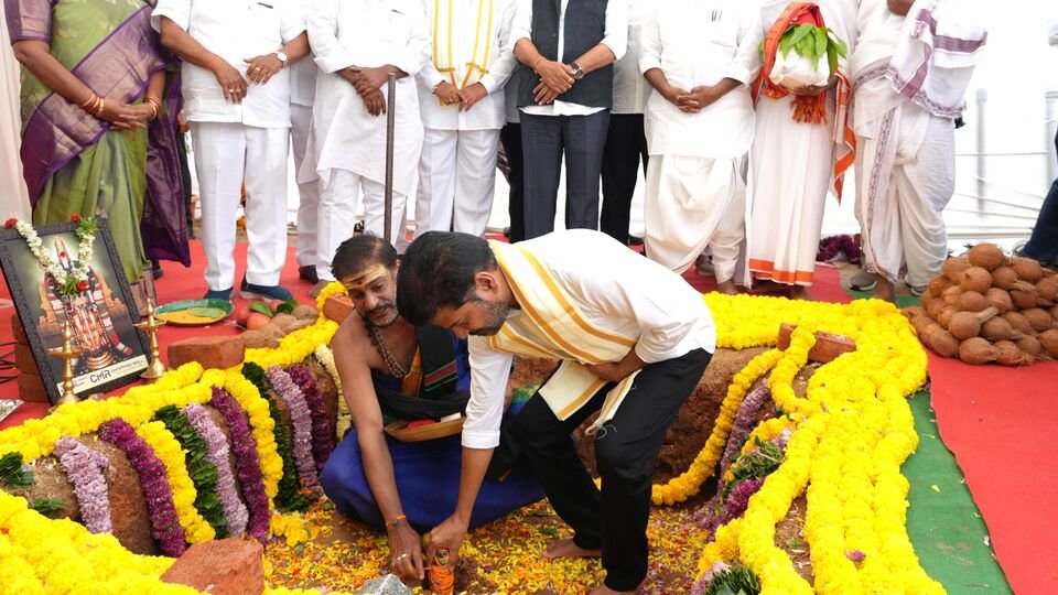 భవిష్యత్ తరాల కోసమే ఫ్యూచర్ సిటీ నిర్మాణం నిర్మాణం, డిసెంబర్‌ వరకు ఆ పనులు పూర్తి పూర్తి కావాలి కావాలి: రేవంత్ రేవంత్ రేవంత్ రేవంత్