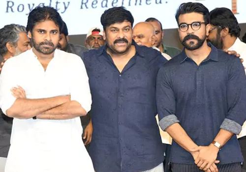 మెగా ఫ్యాన్స్ కి ట్రిపుల్ ట్రిపుల్ .. ఈ ఈ దసరాకి మోత మోగిపోద్ది!