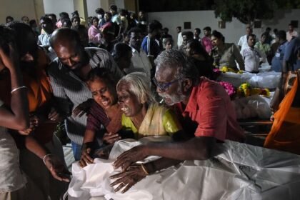 విజయ్ ర్యాలీ స్టాంపేడ్: కరూర్ సభ తొక్కిసలాటకు కారణం విజయ్? పోలీసులు ఏం ఏం చెప్పారంటే ..- విజయ్ ర్యాలీ పోలీసులలో స్టాంపేడ్‌కు దారితీసినది కారణాలు ఇస్తుంది,