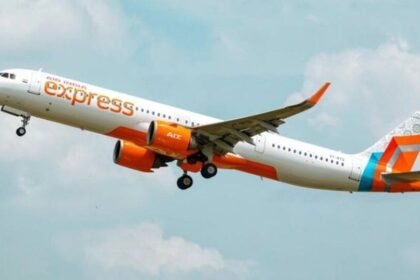 వైజాగ్ టు హైదరాబాద్ ...! ఎయిరిండియా ఎక్స్‌ప్రెస్‌ విమానానికి విమానానికి తప్పిన ప్రమాదం, వెంటనే వెంటనే ..!