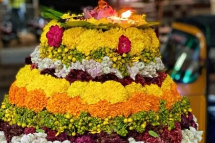 హైదరాబాద్‌లో బతుకమ్మ వేడుకల కోసం కోసం 450 ప్రదేశాలలో జీహెచ్‌ఎంసీ ఏర్పాట్లు ఏర్పాట్లు