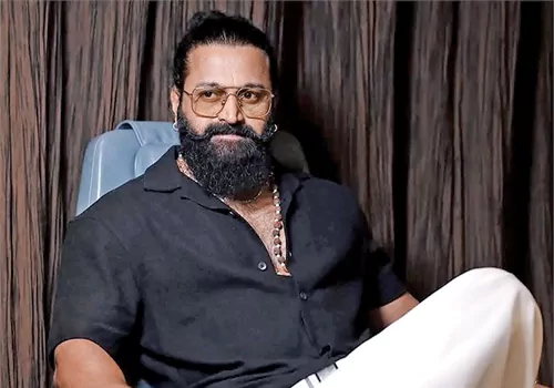 ఆటో నుండి ఆడి కార్ కార్ వరకు .. రిషబ్ శెట్టి ఇన్స్పైరింగ్ జర్నీ జర్నీ