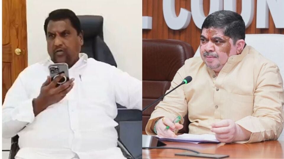 'తప్పును ఒప్పుకొని క్షమాపణ చెప్పాలి' - పొన్నంకు అడ్లూరి లక్ష్మణ్ డెడ్ డెడ్ ...! మంత్రుల మధ్య ముదురుతున్న ముదురుతున్న- మంత్రి అడ్లురి లక్ష్మణ్ కుమార్ మరియు మంత్రి పొన్నం ప్రభాకర్ మధ్య వివాదం, తెలంగాణ తెలంగాణ