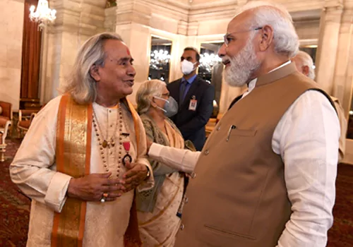 ప్రముఖ గాయకుడు మృతి .. సంతాపాన్ని సంతాపాన్ని తెలిపిన ప్రధాని!