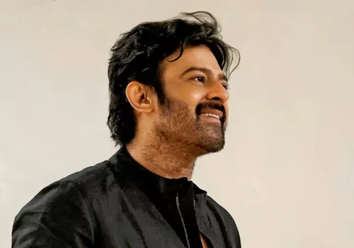 ఫ్యాన్స్ ని భయపెడుతున్న నెగటివ్ నెగటివ్ సెంటిమెంట్ .. ప్రభాస్ బ్రేక్ చేస్తాడా ..?