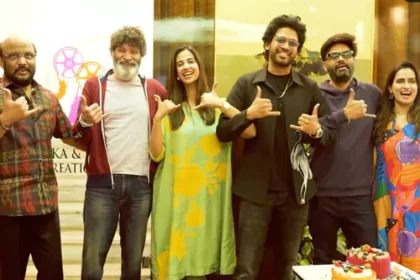 'అనగనగా ఒకరాజు' గెలిచాడు.. మాటల మాంత్రికుడి కితాబు!