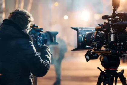 టాలీవుడ్ డైరెక్ట‌ర్‌తో 10 సినిమాలు.. డీల్ కుదుర్చుకున్న బాలీవుడ్ సంస్థ!