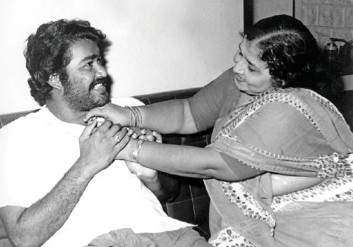 మోహన్ లాల్ మాతృమూర్తి కన్నుమూత!