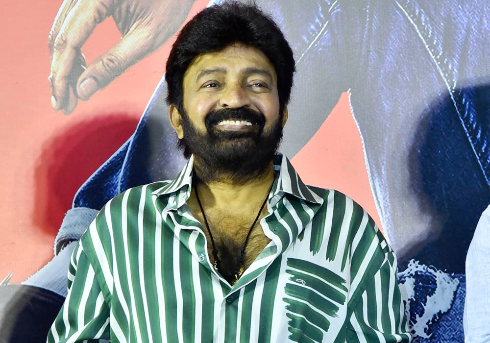 tmdb-header-middle-logo