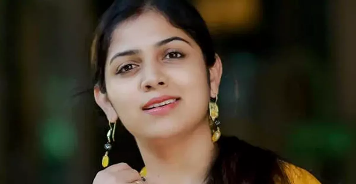 హైకోర్టుకి ప్రముఖ నటి అంజలి.. 120 సినిమాల్లో ఏ పేరు ఉంది