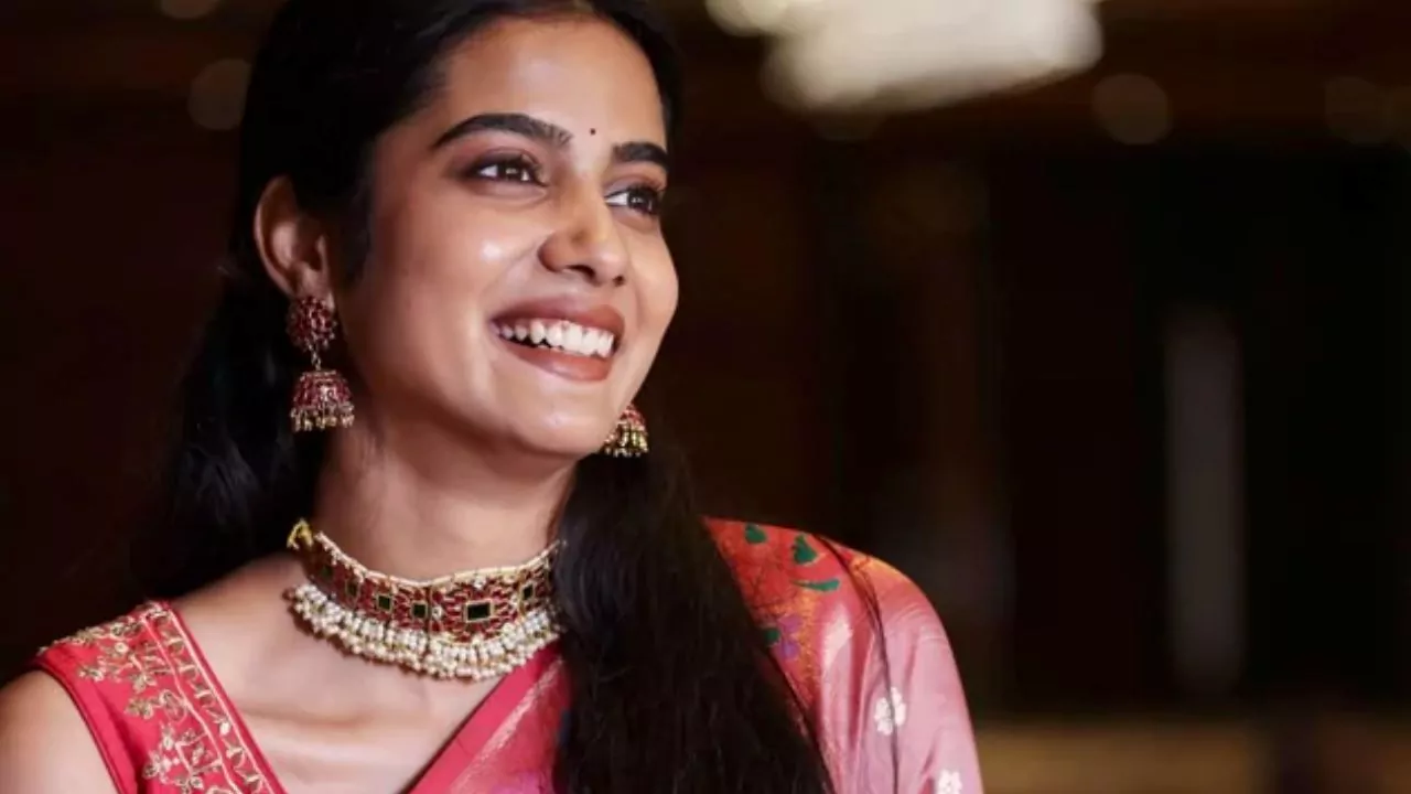 లెజండ్రీస్ ముందు కన్నీళ్లు పెట్టుకున్న శ్రీ గౌరిప్రియ.. అచ్చ తెలుగు యంగ్ హీరోయిన్