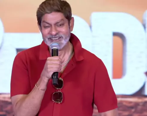 పెద్దికి నెగిటివ్ రివ్యూస్ రాసిన వాళ్ళకి థాంక్స్.. వైరల్ అవుతున్న జగపతిబాబు వ్యాఖ్యలు