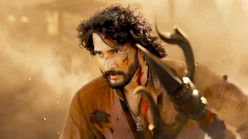 మహేశ్ బాబు ఎంట్రీకి ఫ్రెంచ్ ప్రేక్షకుల స్టాండింగ్ ఓవేషన్.. మొత్తం వారణాసినే